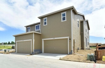 21988 E Radcliff Cir in Aurora, CO - Building Photo - Building Photo