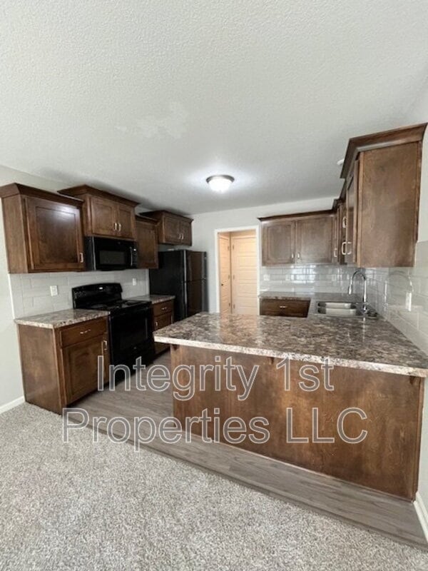 6339 NE 44th St in Kansas City, MO - Building Photo - Building Photo