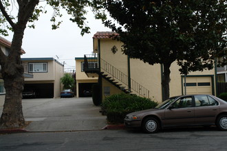 1132 Paloma Ave in Burlingame, CA - Building Photo - Building Photo