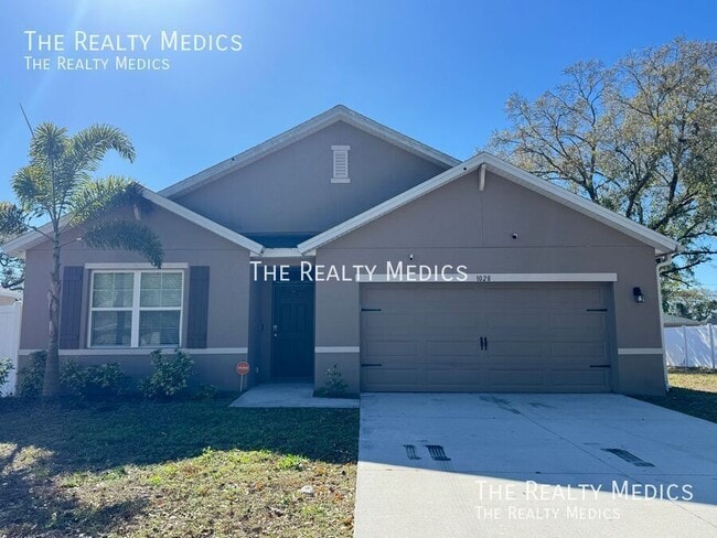 1028 Salina St SE in Palm Bay, FL - Building Photo - Building Photo