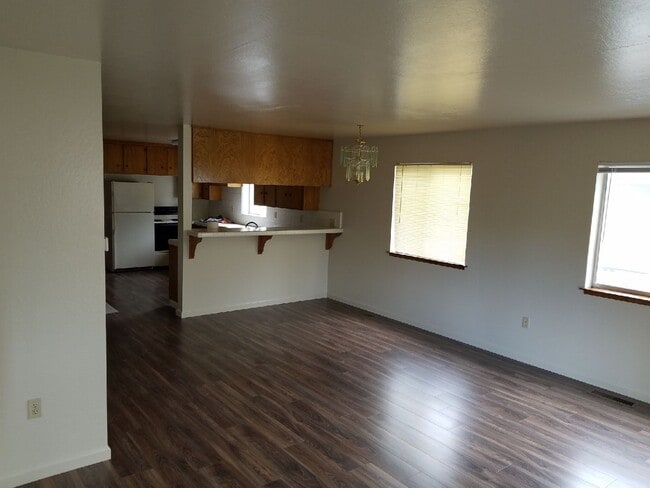 172-190 Racetrack St in Auburn, CA - Building Photo - Building Photo