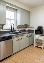 316 Halle Dr in Euclid, OH - Building Photo - Building Photo