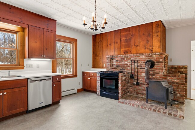 113 Railroad Ave, Unit 113 Railroad Ave. in Epping, NH - Foto de edificio - Building Photo