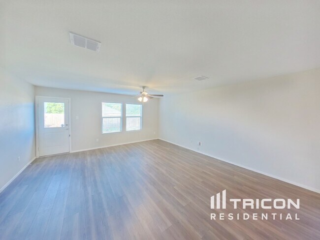 746 Bayonet St in Princeton, TX - Foto de edificio - Building Photo