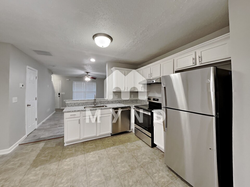 3010 Broadleaf Trail Rd-Unit -3 in Fairburn, GA - Foto de edificio