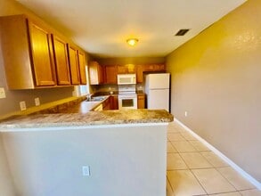 502 Albatross Dr in Kissimmee, FL - Building Photo - Building Photo