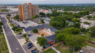 Nopal Street Villas in San Antonio, TX - Building Photo - Building Photo