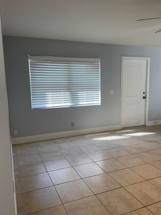 3465 48th Ln S in Lake Worth Beach, FL - Building Photo - Building Photo
