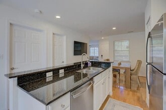 501 Olmsted Park Pl in Charlotte, NC - Building Photo - Building Photo