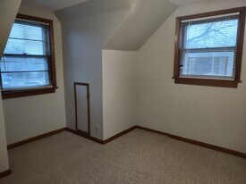 5056 Jarvis Ave in Skokie, IL - Building Photo