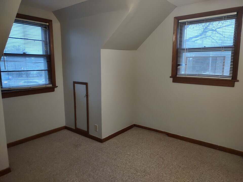 5056 Jarvis Ave in Skokie, IL - Building Photo