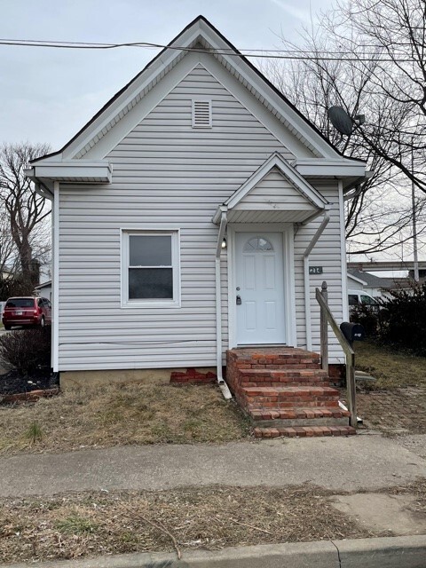 property at 214 W 4th St