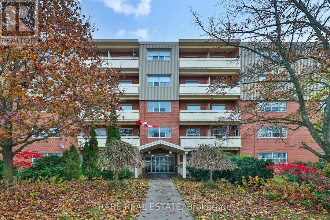 49 Wellington St in Port Hope, ON - Building Photo