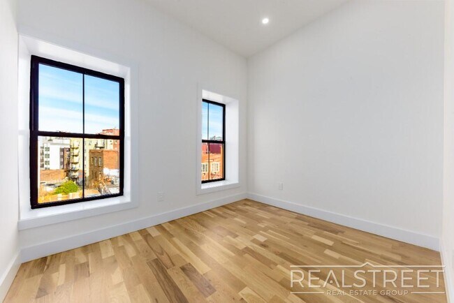 1172 Fulton St in Brooklyn, NY - Building Photo - Building Photo
