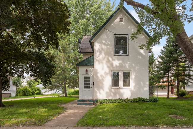 property at 1720 3rd St NE