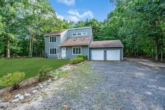 916 W Commodore Blvd in Jackson, NJ - Building Photo - Building Photo