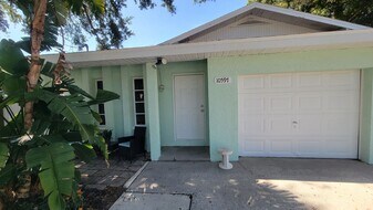 10597 101st Ave in Seminole, FL - Building Photo