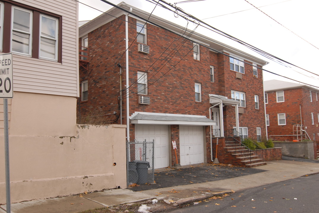 81--83 Richard St in Passaic, NJ - Building Photo