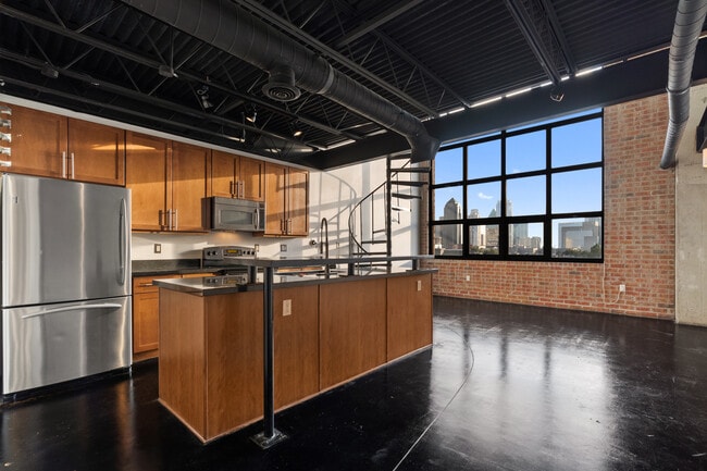 3110 Thomas, Unit 533 in Dallas, TX - Foto de edificio - Building Photo