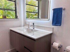 500 Perugia Ave in Coral Gables, FL - Building Photo - Building Photo