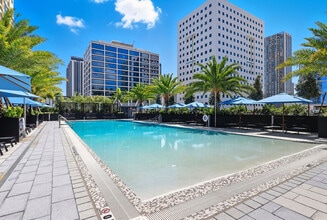 Atlantic Square in Miami, FL - Building Photo - Building Photo