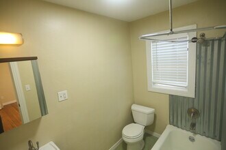 201 H St in Petaluma, CA - Building Photo - Building Photo