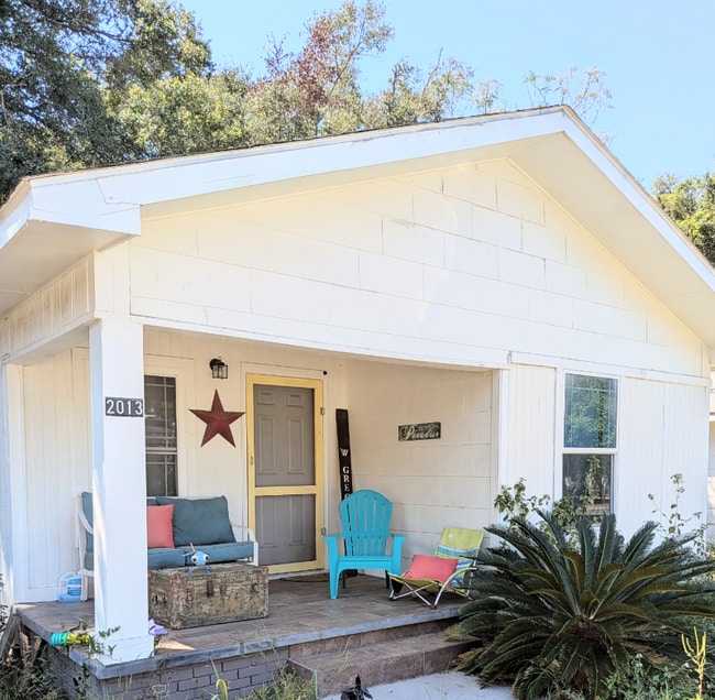 property at 2013 W Gregory St
