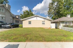 560 Winton Terrace NE in Atlanta, GA - Building Photo