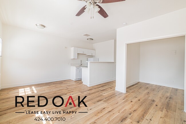 851 Fedora St