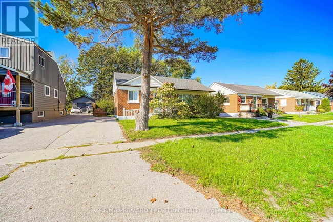 82 Admiral Rd in Ajax, ON - Building Photo - Building Photo