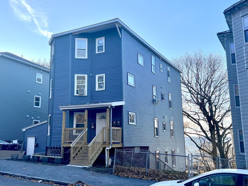 81 Merrifield St in Worcester, MA - Building Photo