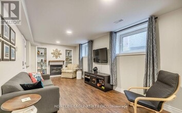 10 Duval Dr in Barrie, ON - Building Photo - Building Photo