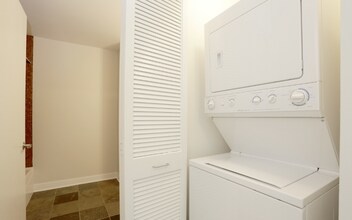 650 W Wayman St in Chicago, IL - Building Photo - Building Photo