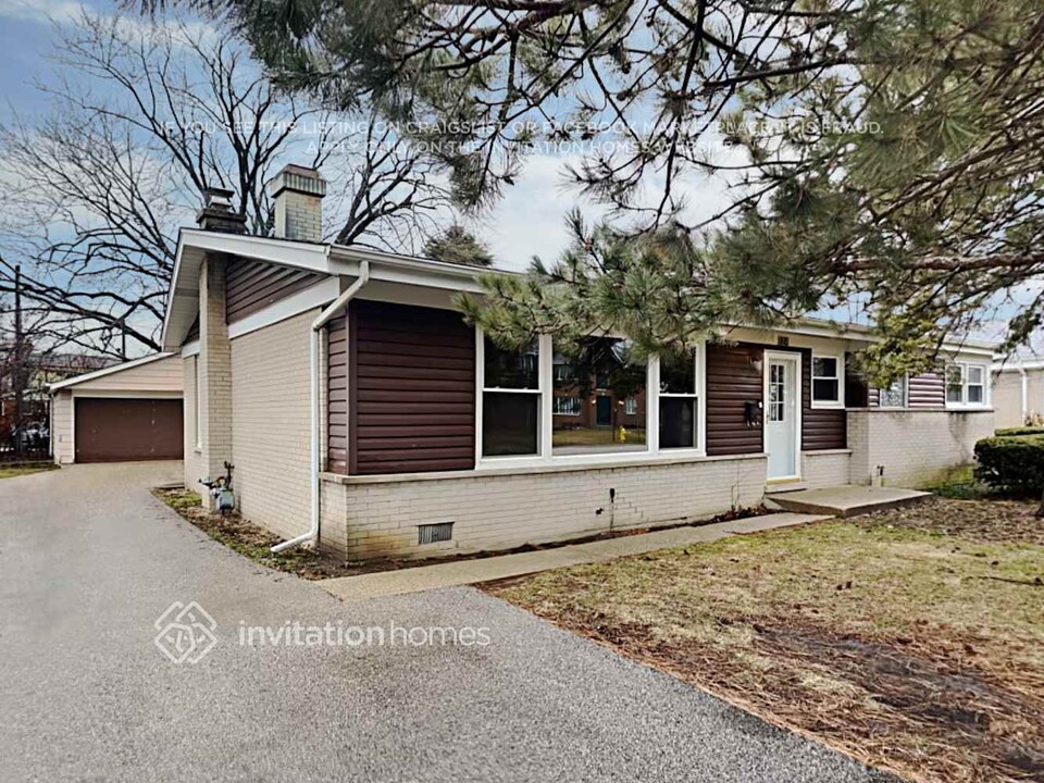 524 Lotus Ln in Glenview, IL - Building Photo