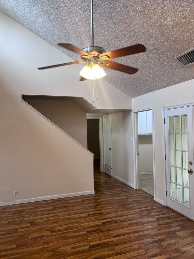 1403 N Nolan River Rd in Cleburne, TX - Building Photo - Building Photo