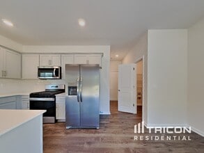 44 Red Cedar Wy in Fuquay Varina, NC - Building Photo - Building Photo
