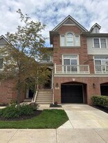 37572 Newburgh Park Cir in Livonia, MI - Building Photo
