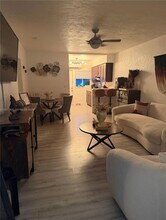 365 NW 103rd St in Miami, FL - Building Photo - Building Photo
