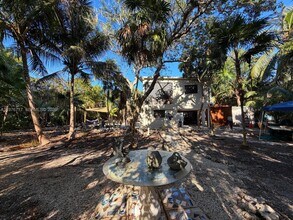 1615 Harbor Dr in Marathon, FL - Building Photo - Building Photo