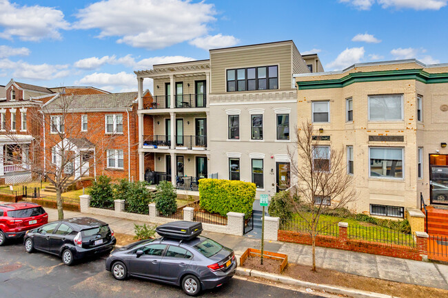 Flats at the Park in Washington, DC - Building Photo - Building Photo