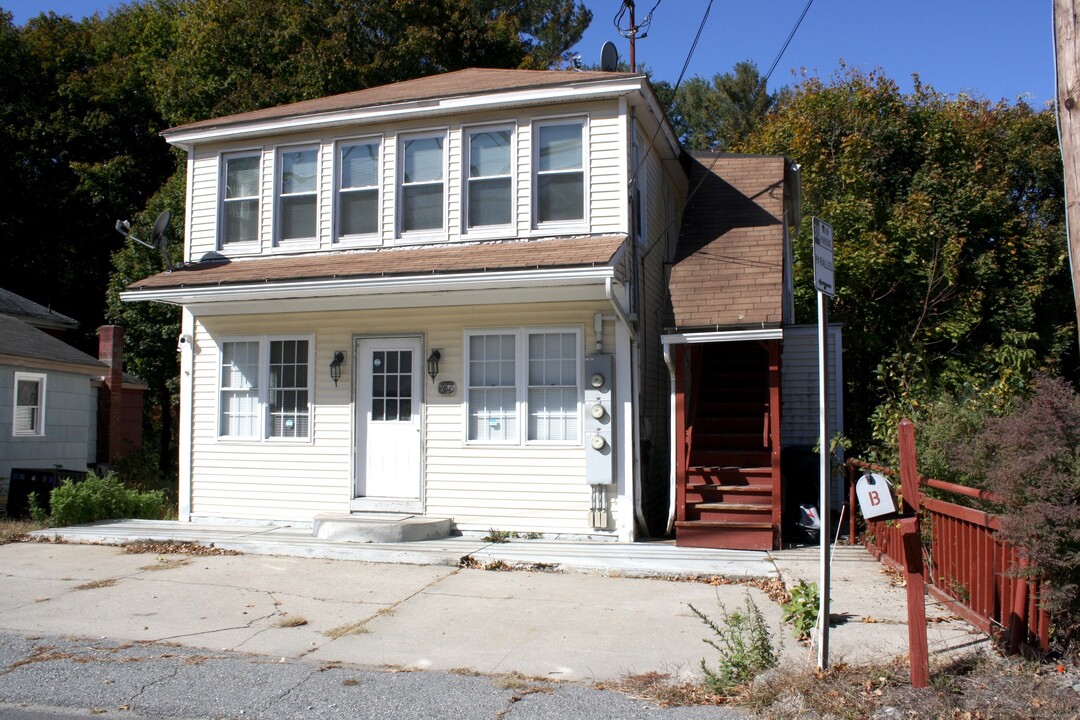 387 Putnam Pike in Killingly, CT - Building Photo