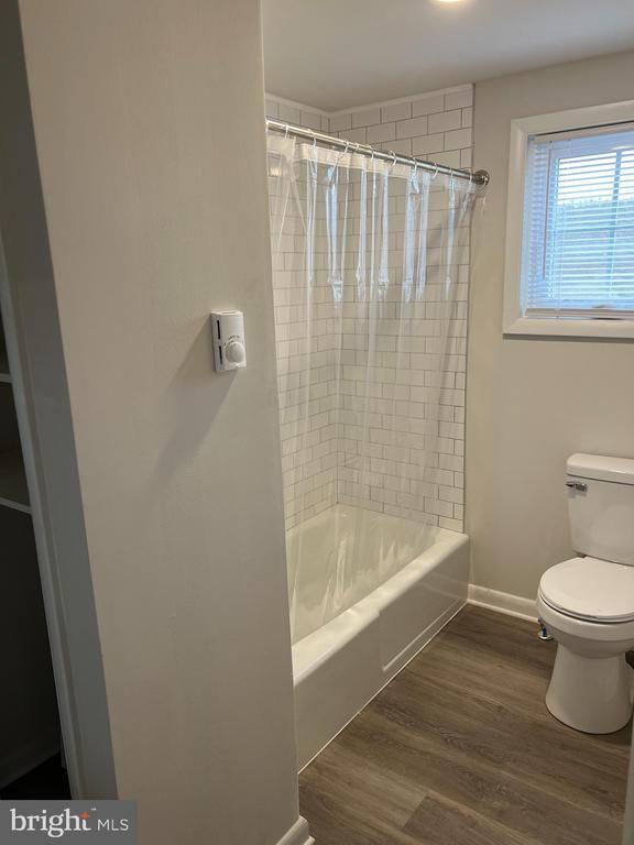 156 Tower Circle-Unit -2 in Berkeley Springs, WV - Foto de edificio - Building Photo