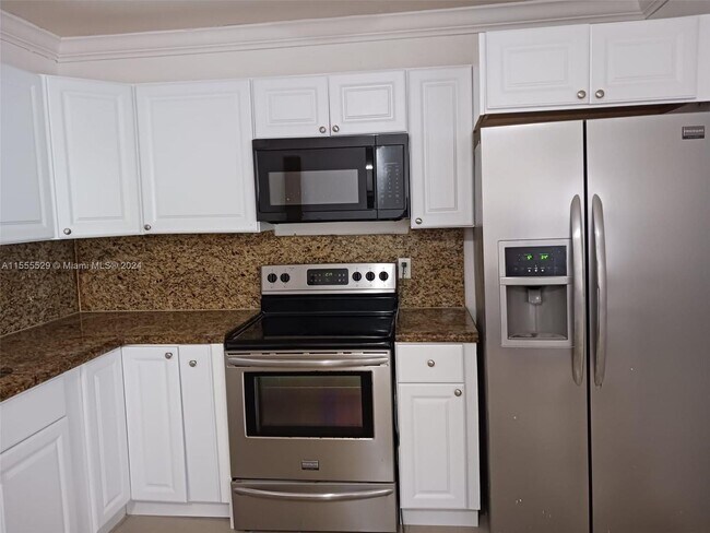 5796 SW 5th St, Unit A in Miami, FL - Building Photo - Building Photo