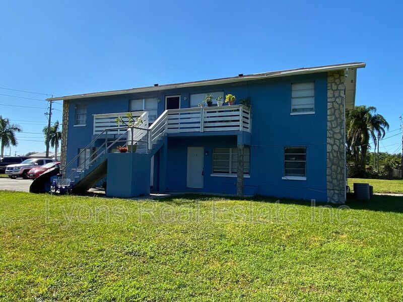 3323 Canal St in Ft. Myers, FL - Foto de edificio