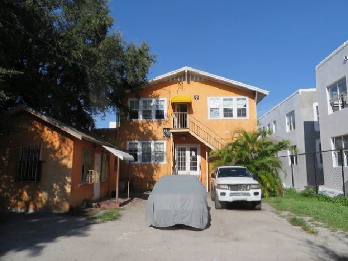 335 NW 12th Ave in Miami, FL - Building Photo