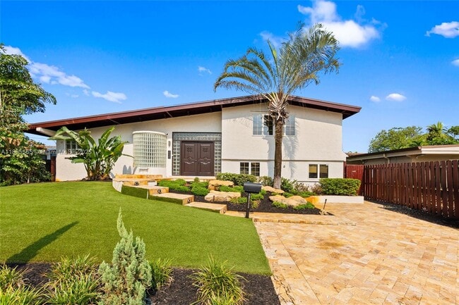 2530 Okeechobee Ln in Fort Lauderdale, FL - Building Photo - Building Photo