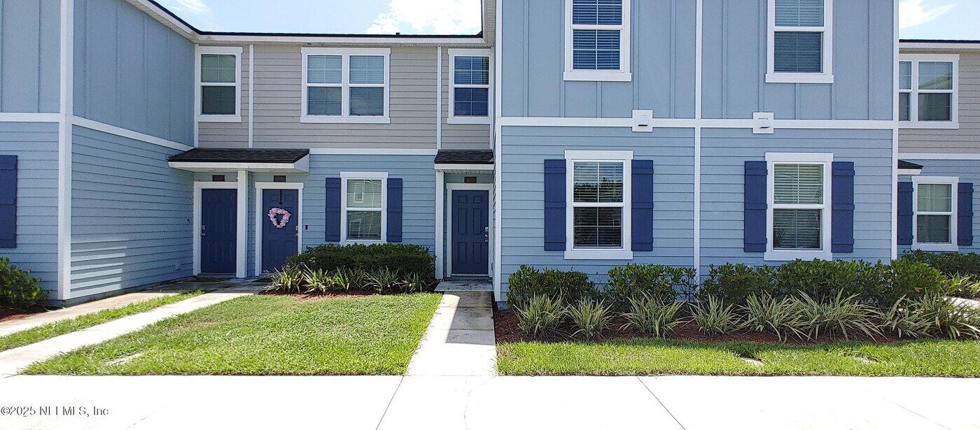 525 Big Tree Wy in Orange Park, FL - Building Photo