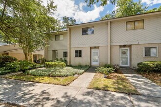 3801 Crown Point Rd in Jacksonville, FL - Foto de edificio - Building Photo