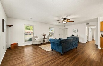 2012 Blue Teal Ln in Jeffersonville, IN - Building Photo - Building Photo