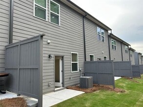 1718 Gunnin Trce NW in Atlanta, GA - Building Photo - Building Photo
